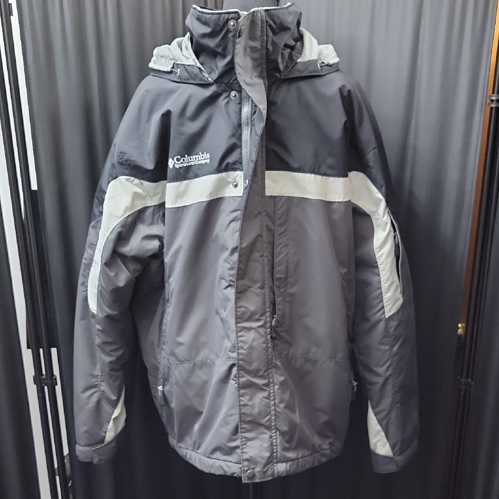 VTG Columbia Men's Black and Gray Performance Jacket